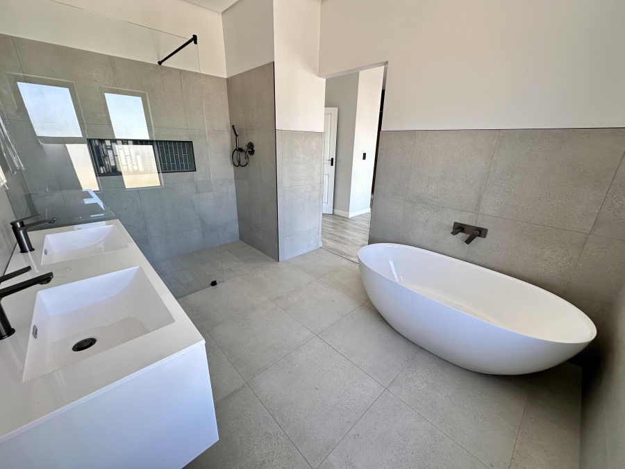 4 Bedroom Property for Sale in Sandown Western Cape